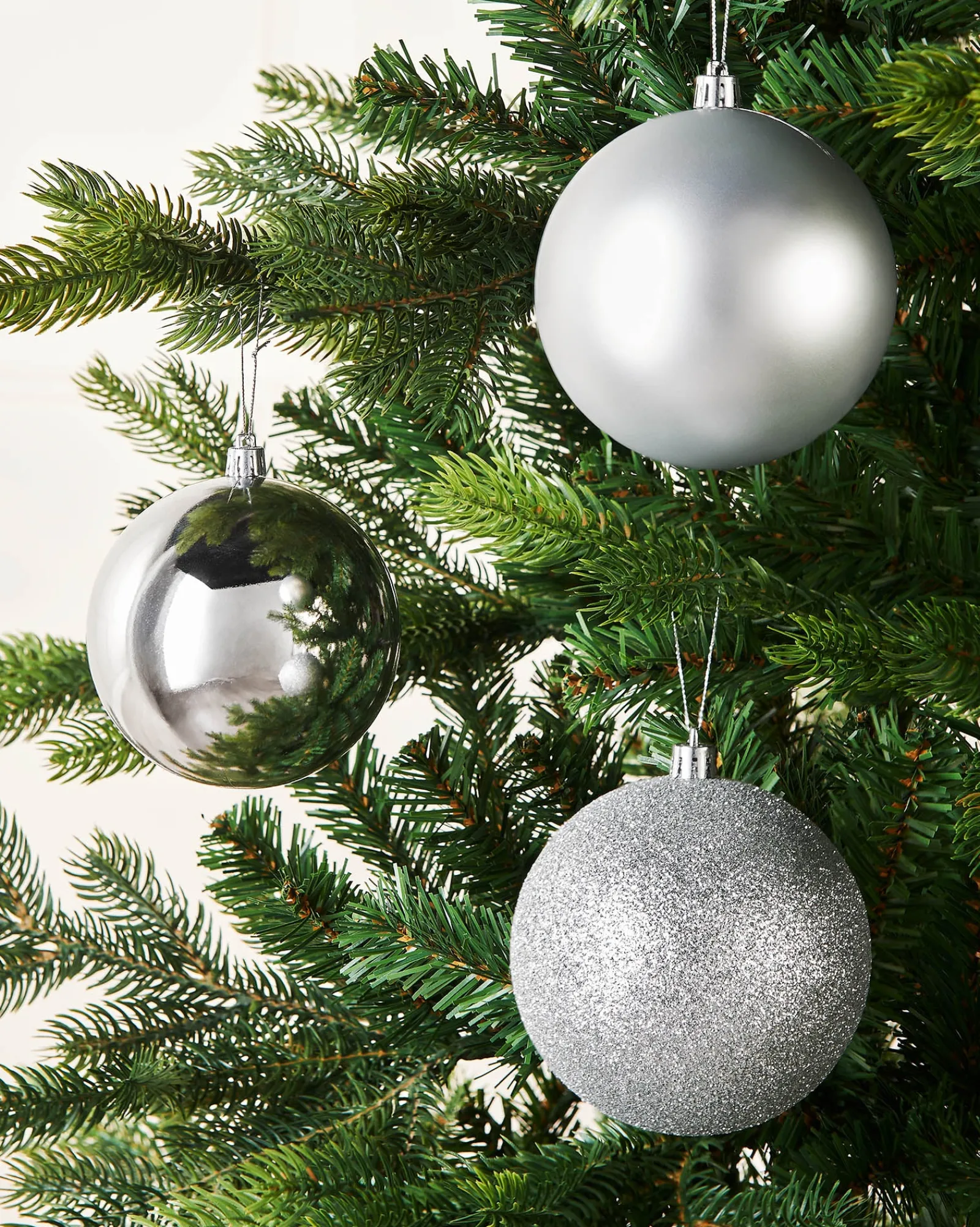 WeRChristmas Silver Shatterproof Baubles, 9 Pack, 10 Cm
