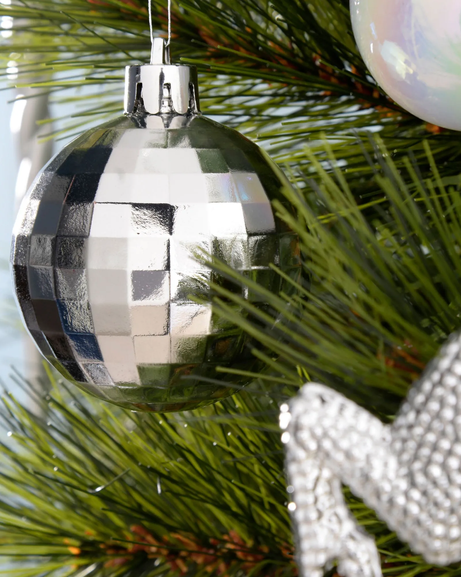 WeRChristmas Silver Shatterproof Baubles Set, 50 Pack
