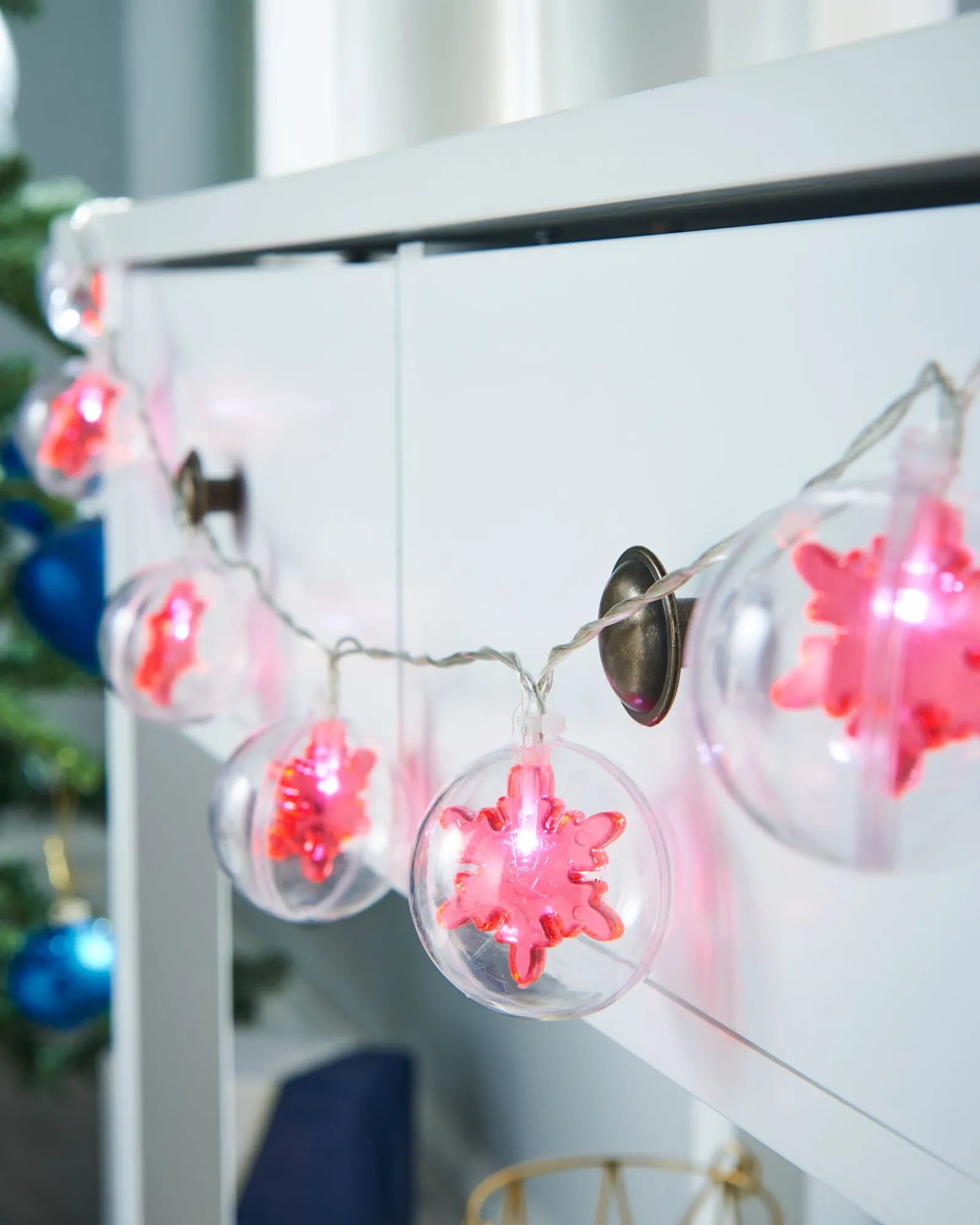 WeRChristmas Snowflake Bauble LED Light String, Red, 1.8 M