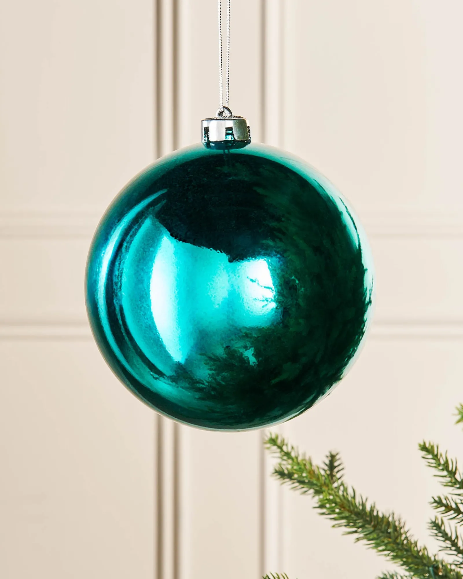WeRChristmas Teal Large Gloss Shatterproof Bauble, 15 Cm