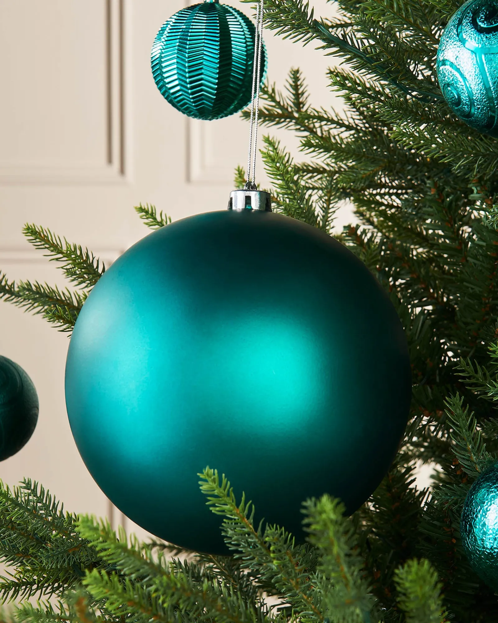 WeRChristmas Teal Large Matt Shatterproof Bauble, 20 Cm