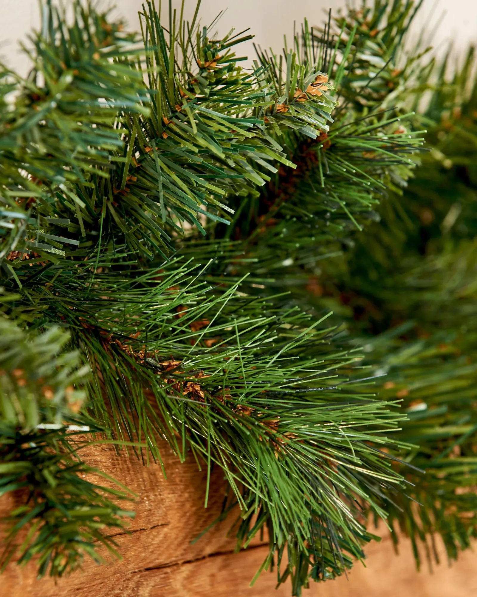 WeRChristmas Victorian Pine Garland, 9 Ft
