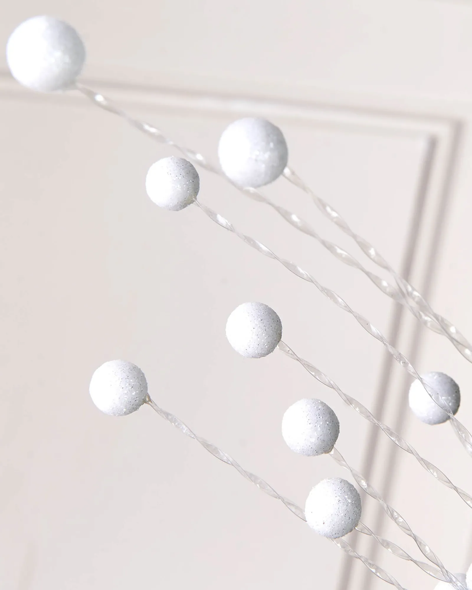 WeRChristmas White Berry Christmas Tree Spray, 78 Cm