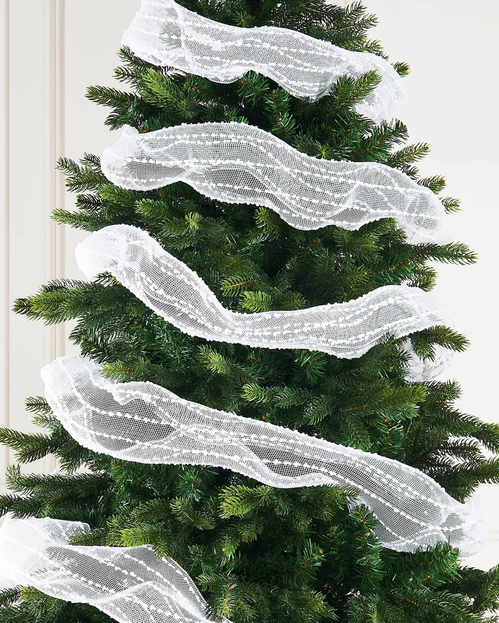 WeRChristmas White Mesh With White Dacron Lines, 9 M