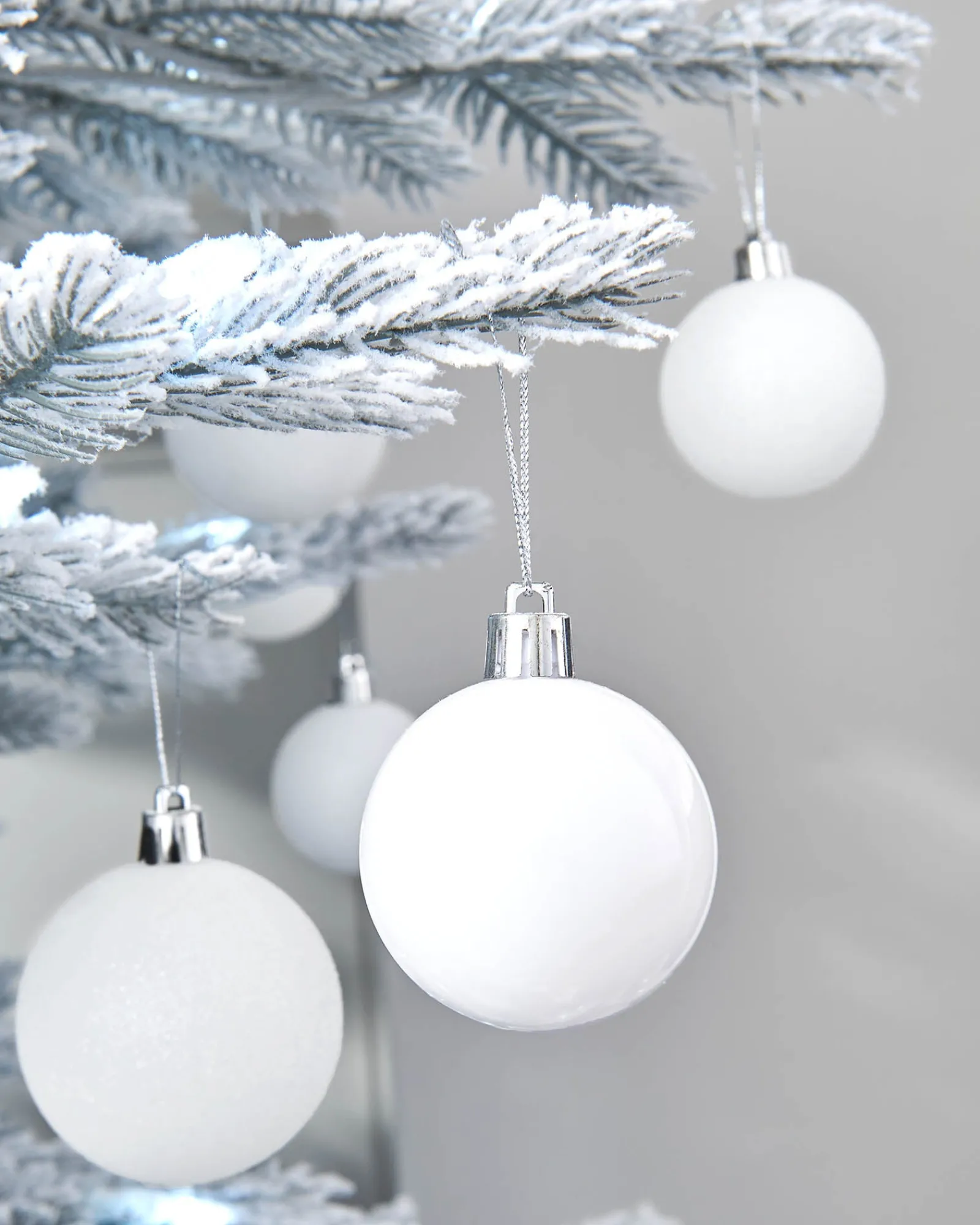 WeRChristmas White Shatterproof Bauble, 50 Pack