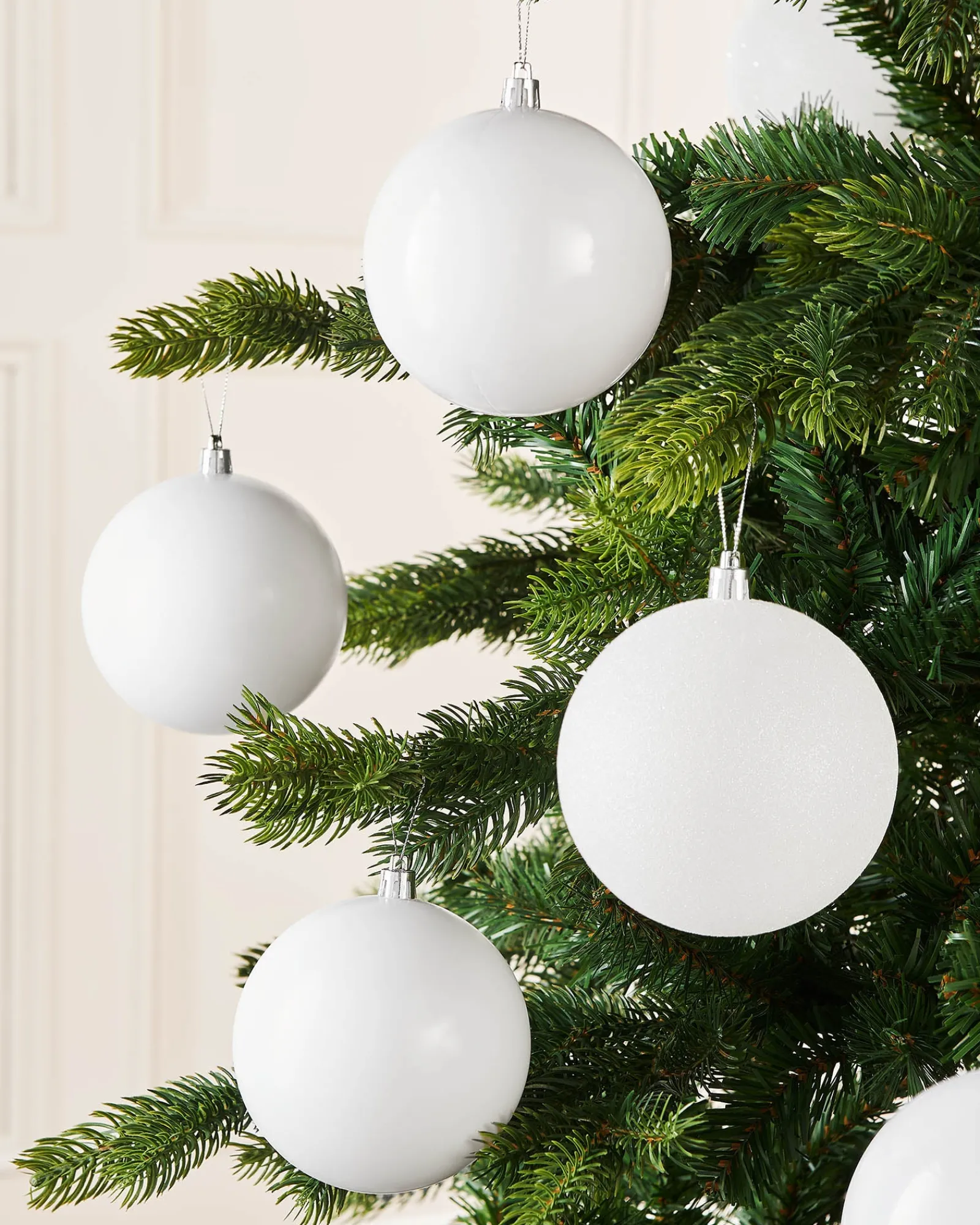 WeRChristmas White Shatterproof Baubles, 9 Pack, 10 Cm